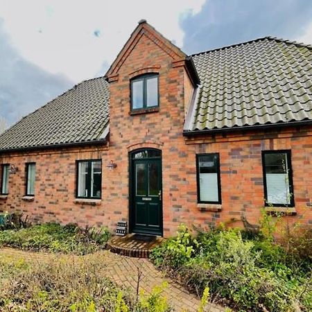 Gaestehaus Zum Krug Husum (Schleswig-Holstein) Exterior foto